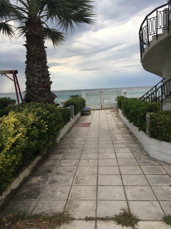 Seafront Maisonette In Fúrka Kültér fotó