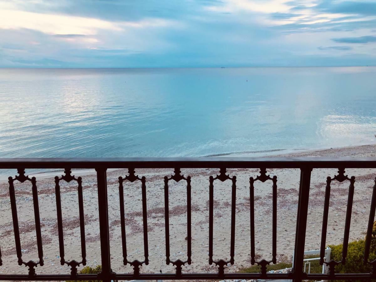 Seafront Maisonette In Fúrka Kültér fotó